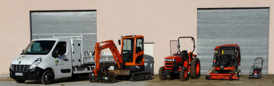 Mini-pelle, tracteur, tondeuse, création et entretien  d'espaces verts Bourg-en-Bresse et Mâcon